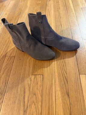 FRYE AND CO. Gray Suede Ankle Booties with Pull Tabs
